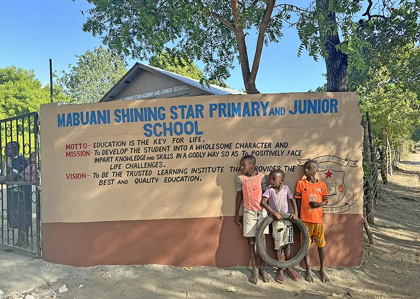 Ingresso della Mabuani Shining Star School